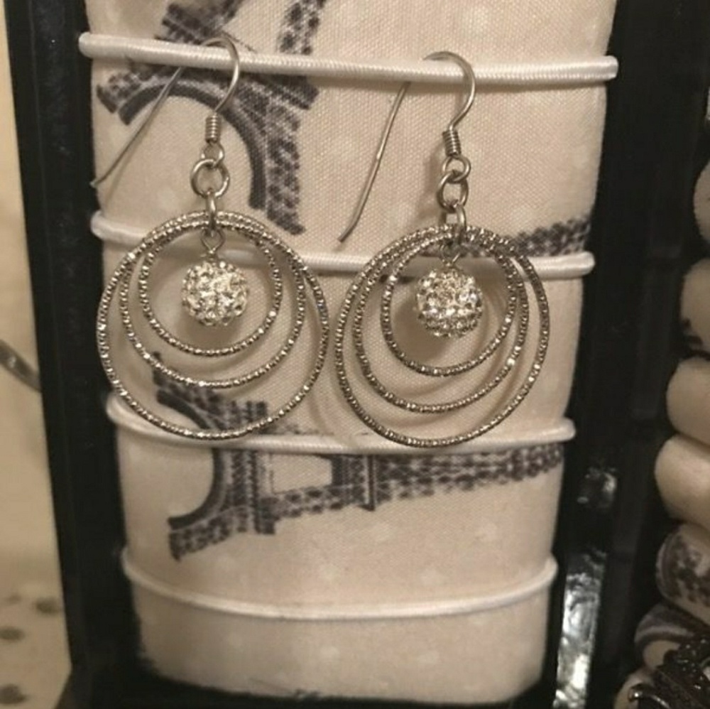 White Gold diamond cut earrings - Picture 2 of 6